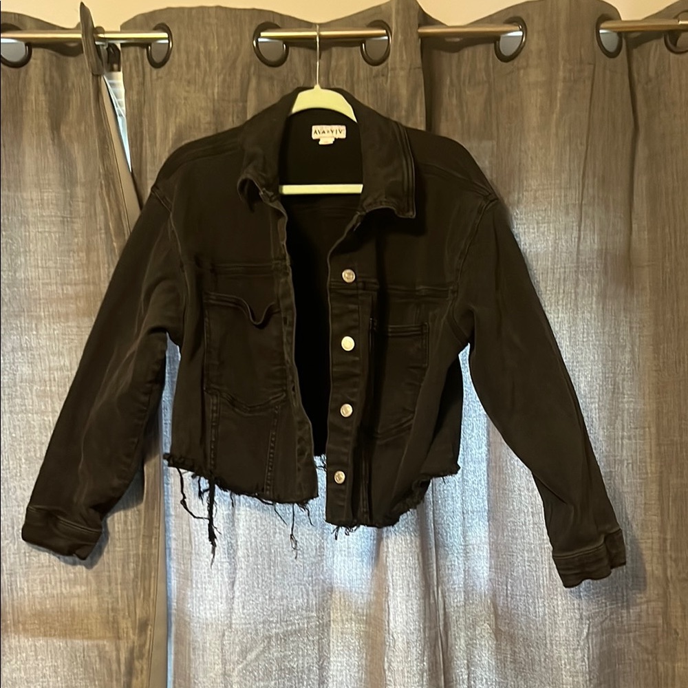 Black Cropped Jean Jacket Classic Denim Style
